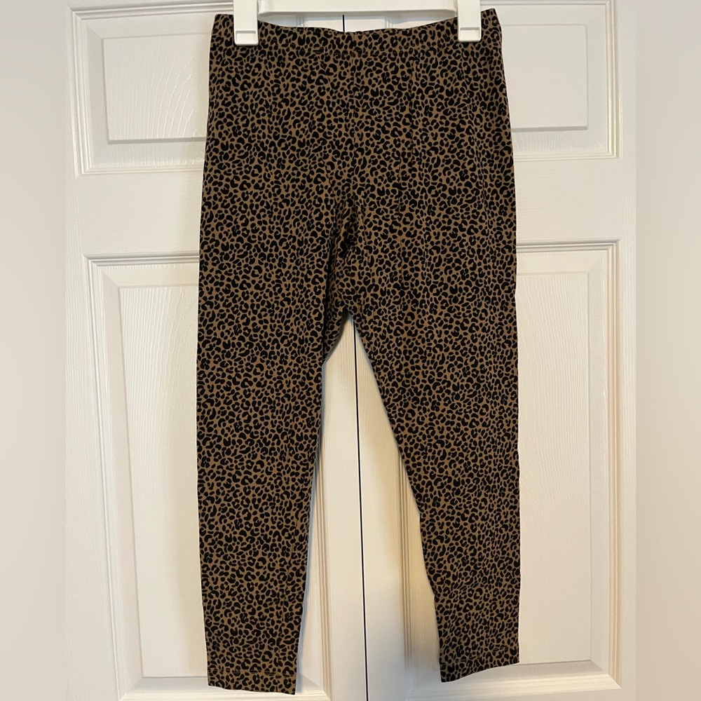 Leopard print cotton Lycra leggings size large, 7/8 length on 5’4” height.